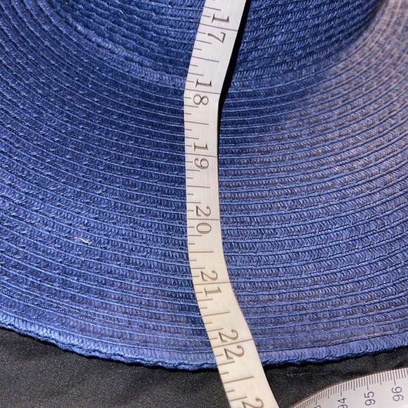 👒🆕NOLLIA BLUE SUMMER HAT 👒 WITH ADJUSTABLE WIRE. WITH ATTACHED NECK STRAP🌞 - Picture 4 of 4